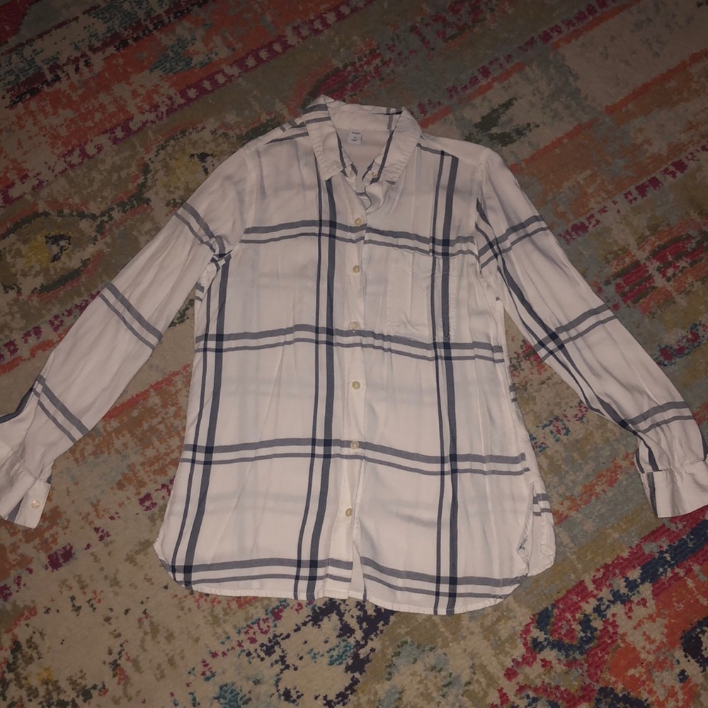 🖤🤍Old Navy Plaid button down🤍🖤